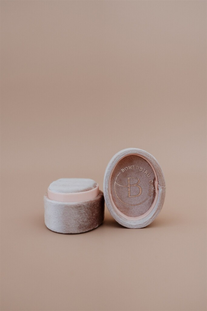 Velvet Ring Box Oval Blush