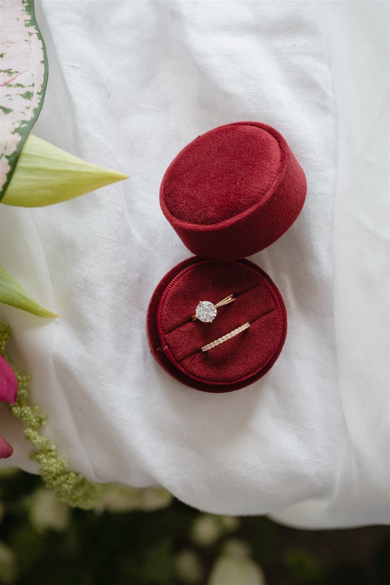 Velvet Ring Box Round Burgundy - Image 2
