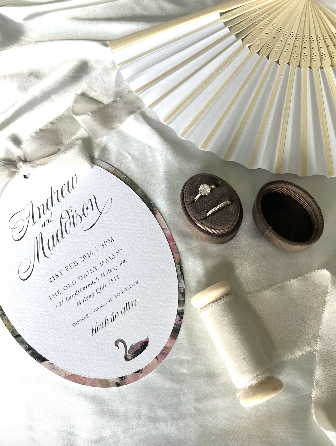 Velvet Ring Box Oval Chocolate - Image 2